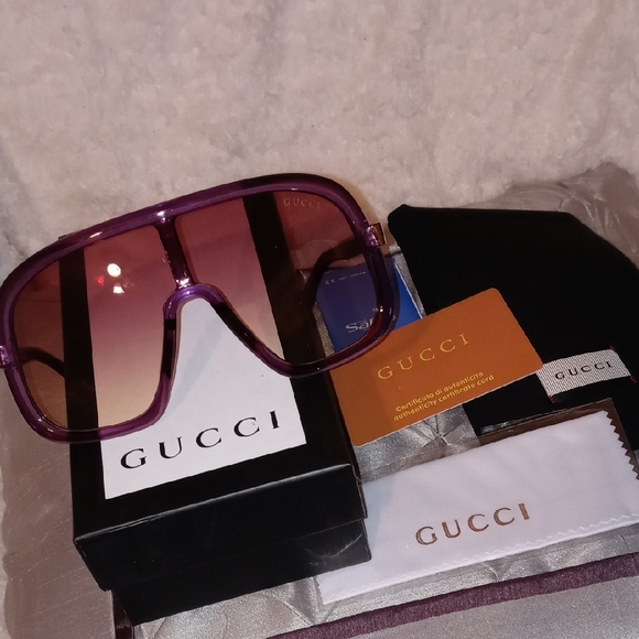 Gucci Bold Purple Sunglasses - Picture 3 of 8